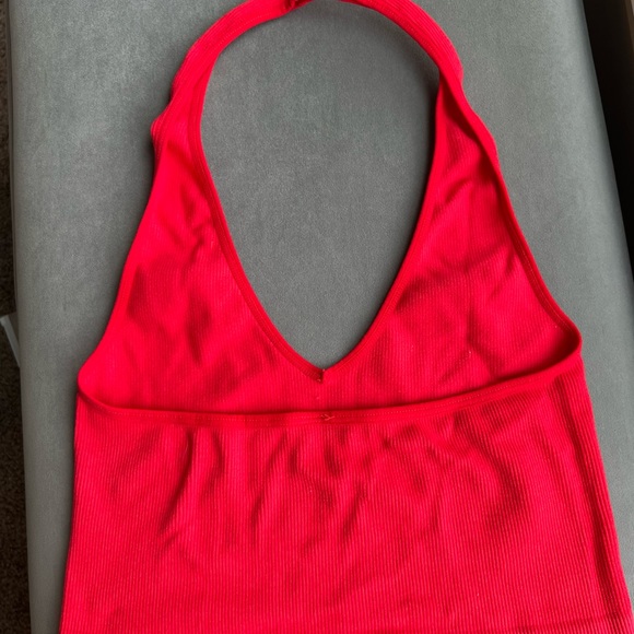 Halter top - Picture 2 of 3